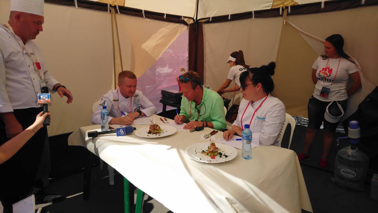 Грильфест 2024 флакон. Грильфест 2024 флакон. Гриль фестиваль флакон 2022. Гриль фест москва 2024. Гриль fest.