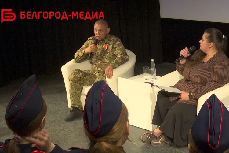 Белгородские школьники встретились в музее-диораме с ветераном боевых действий Иваном Шитиковым