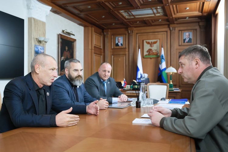Губернатор Александр Шуваев обсудил работу Ассоциации ветеранов СВО
