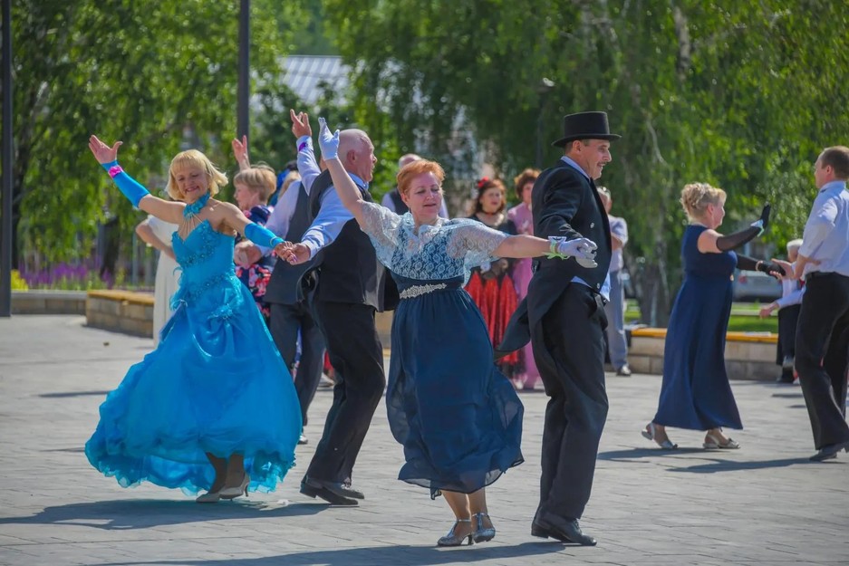 Пушкинский день России и День русского языка в Белгороде отметили балом-маскарадом - Изображение 9